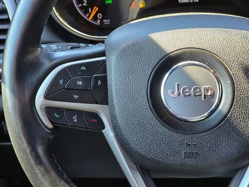 Used 2018 Jeep Grand Cherokee Altitude image 14