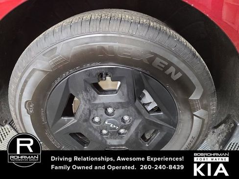 Certified 2025 Kia Carnival image 12