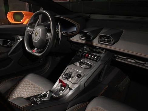 Used 2019 Lamborghini Huracan LP 580-2 image 10