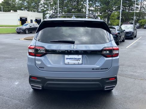 Certified 2025 Honda Pilot Black Edition image 9