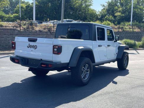 Used 2025 Jeep Gladiator Mojave w/ Convenience Group AWD/4WD image 7