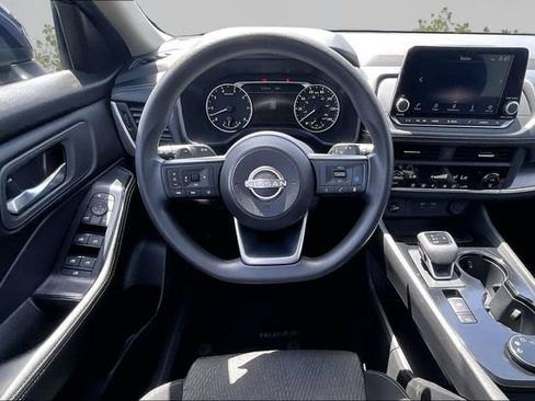 Used 2024 Nissan Rogue SV AWD/4WD image 5