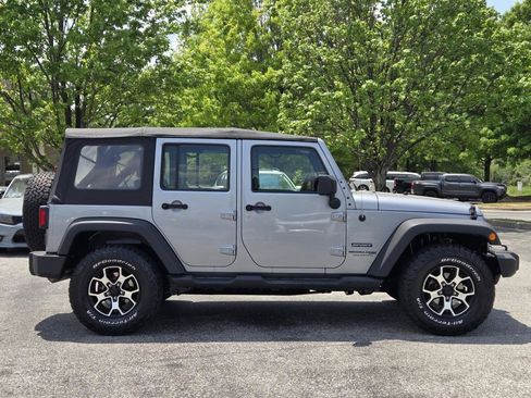 Used 2018 Jeep Wrangler Unlimited Sport w/ Connectivity Group AWD/4WD image 6
