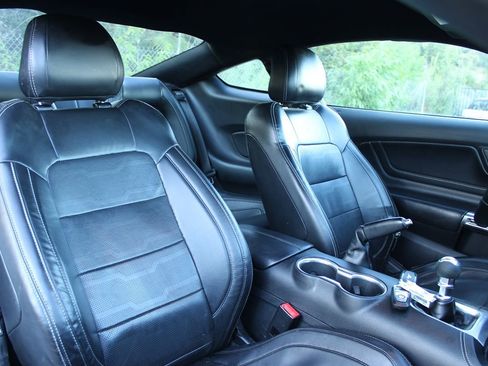 Used 2021 Ford Mustang GT Premium w/ GT Performance Package RWD image 23