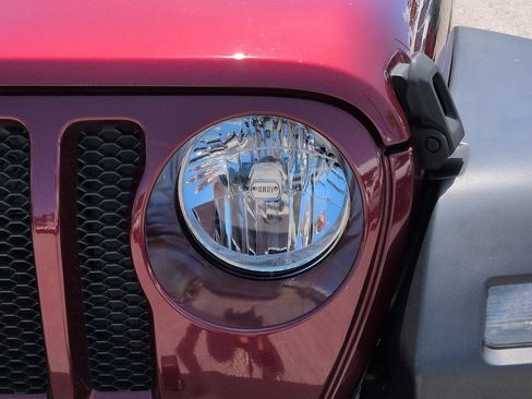 Used 2022 Jeep Wrangler Sport AWD/4WD image 10