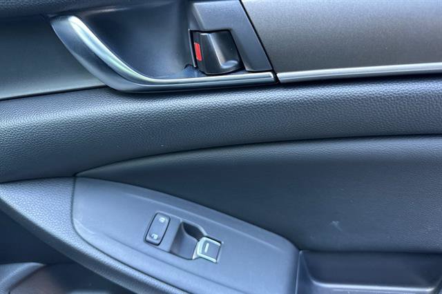 Used 2018 Honda Accord LX image 17