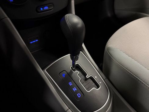 Used 2013 Hyundai Accent GLS image 21