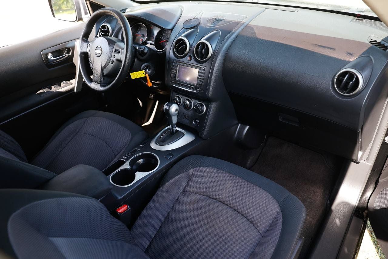 Used 2013 Nissan Rogue SV w/ Premium Pkg FWD image 18