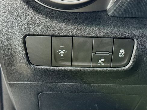 Used 2023 Hyundai Kona SEL image 12