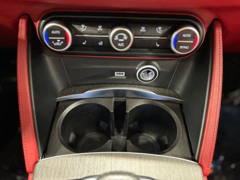 Used 2020 Alfa Romeo Stelvio Ti w/ Nero Edizione AWD/4WD image 26
