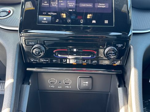 New 2025 Jeep Grand Cherokee Laredo AWD/4WD image 12