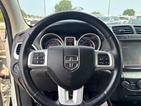 Used 2014 Dodge Journey Limited w/ Flexible Seating Group FWD image 21