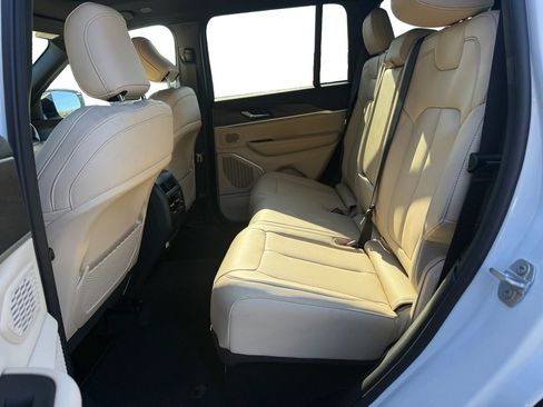 New 2026 Jeep Grand Cherokee Limited w/ Luxury Tech Group II RWD image 13