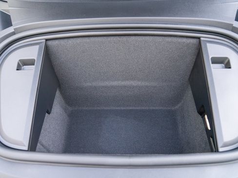 Certified 2026 Porsche Taycan AWD/4WD image 27