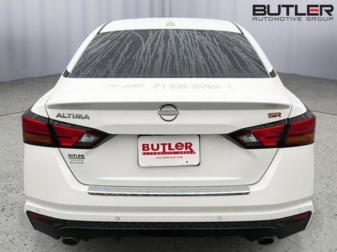 Used 2023 Nissan Altima 2.5 SR FWD image 13