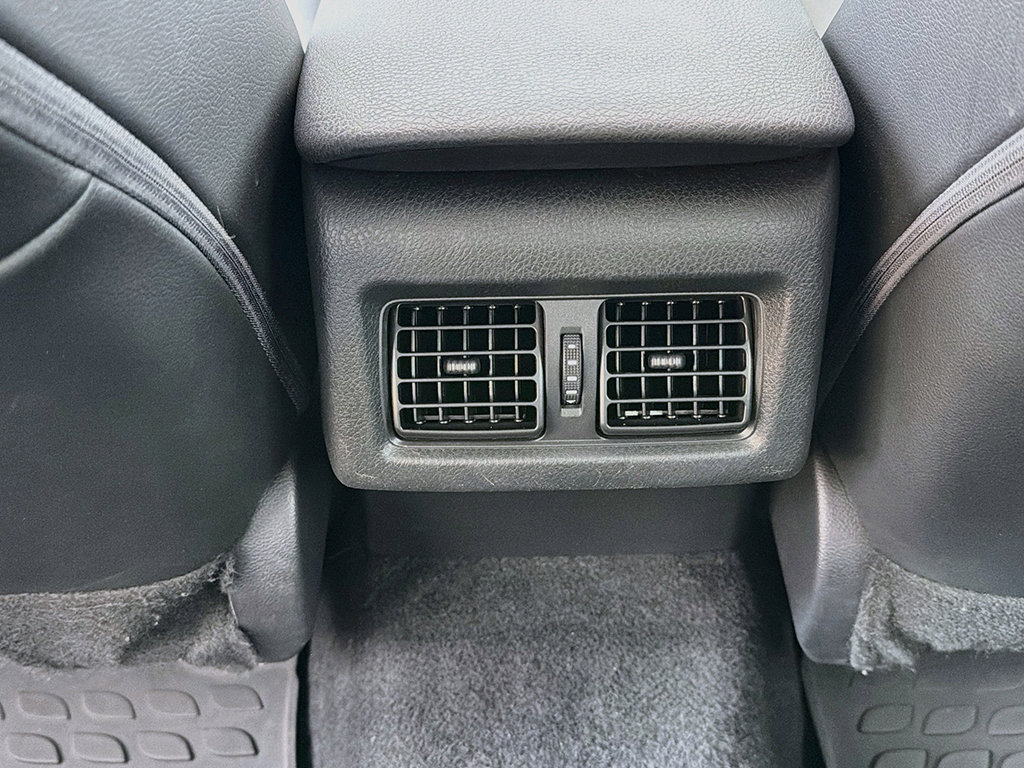 Used 2022 Toyota Camry SE w/ Audio Upgrade Package FWD image 27