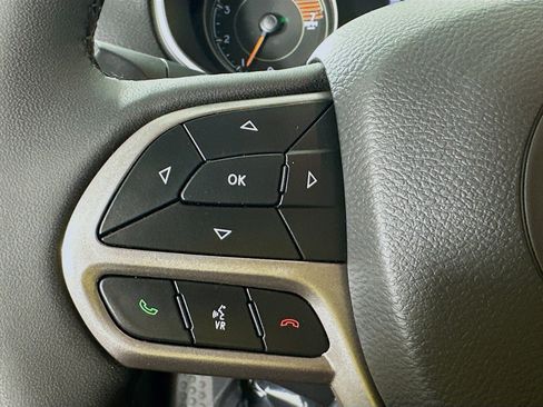 Certified 2022 Jeep Cherokee Limited image 12