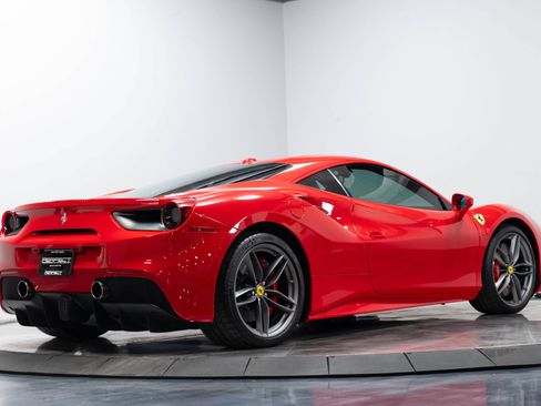 Used 2018 Ferrari 488 GTB RWD image 24