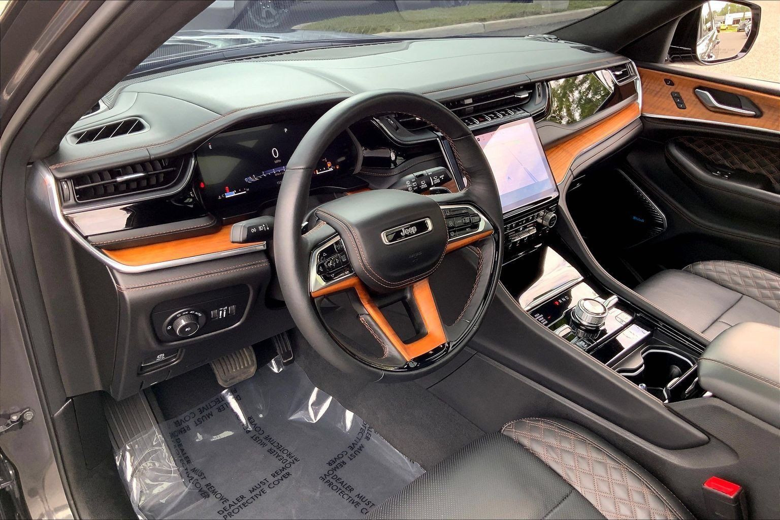 Certified 2025 Jeep Grand Cherokee L Summit AWD/4WD image 17
