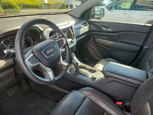 Used 2017 GMC Acadia SLT AWD/4WD image 3