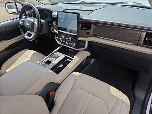 Certified 2024 Ford Expedition Limited RWD image 18