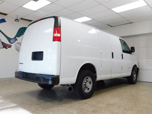 Used 2021 Chevrolet Express 2500 w/ Driver Convenience Package RWD image 4