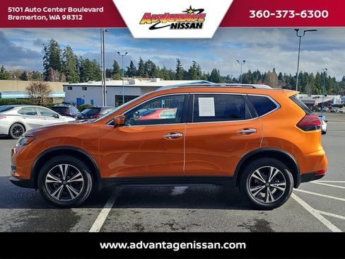 Used 2019 Nissan Rogue SV w/ Sun & Sound Touring Package image 2