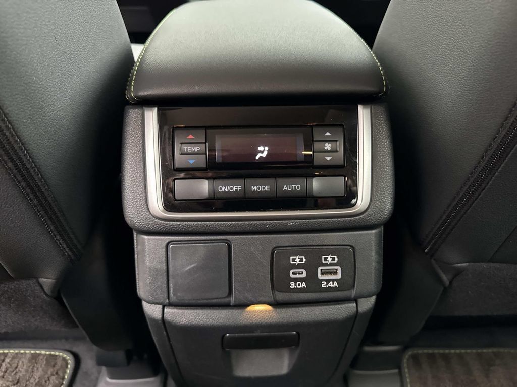 Used 2023 Subaru Ascent Onyx Edition AWD/4WD image 17