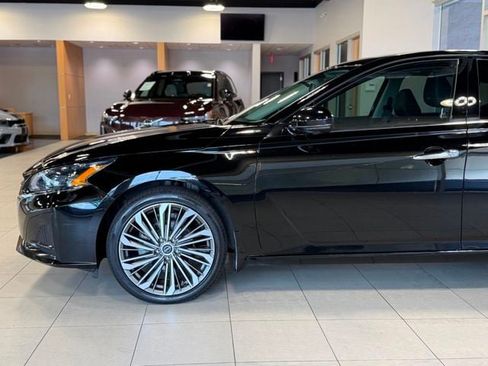 Used 2023 Nissan Altima 2.5 SL AWD/4WD image 8