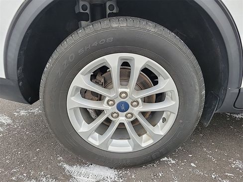 Used 2020 Ford Escape SE image 6