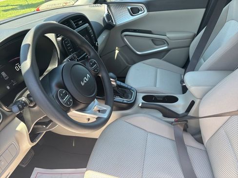 Used 2024 Kia Soul LX w/ Option Group 015 FWD image 16