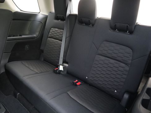 Used 2025 Nissan Pathfinder S image 35