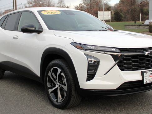 Used 2024 Chevrolet Trax RS w/ Driver Confidence Package image 4