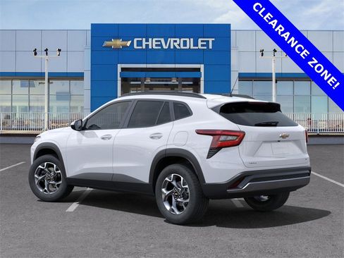 New 2025 Chevrolet Trax LT w/ Driver Confidence Package image 3