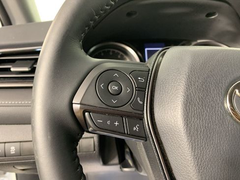 Used 2022 Toyota Camry SE w/ Convenience Package image 17