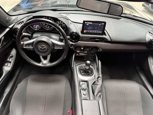 Used 2019 MAZDA MX-5 Miata RF Club RWD image 7