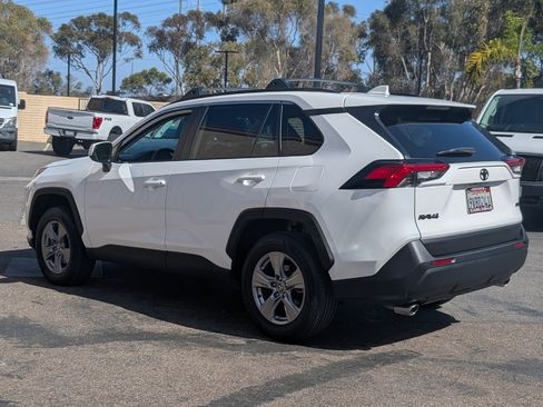Used 2025 Toyota RAV4 XLE FWD image 12