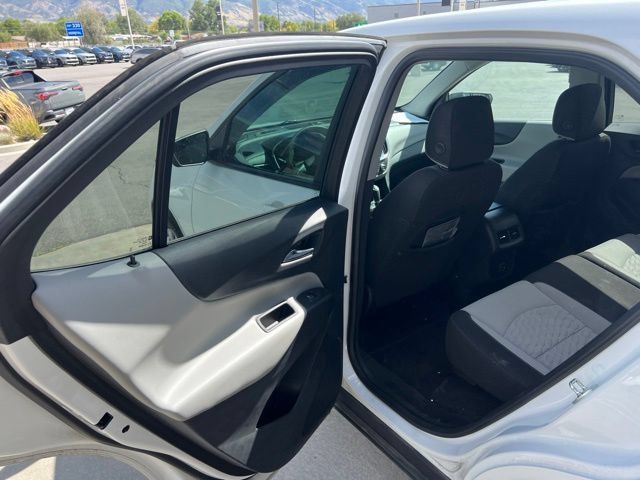 Used 2021 Chevrolet Equinox LS w/ LS Convenience Package FWD image 18