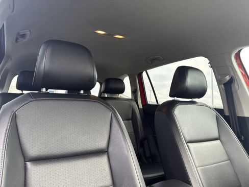 Used 2019 Volkswagen Tiguan SE image 17