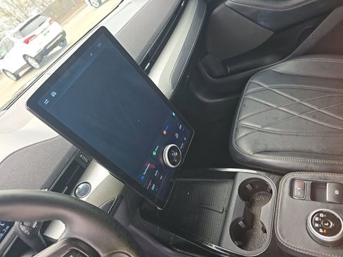 Used 2023 Ford Mustang Mach-E Select image 11