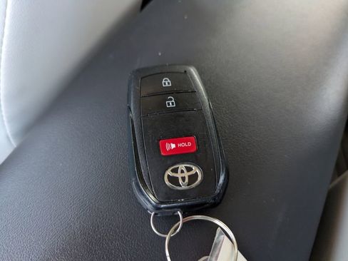 Certified 2023 Toyota Prius XLE image 26
