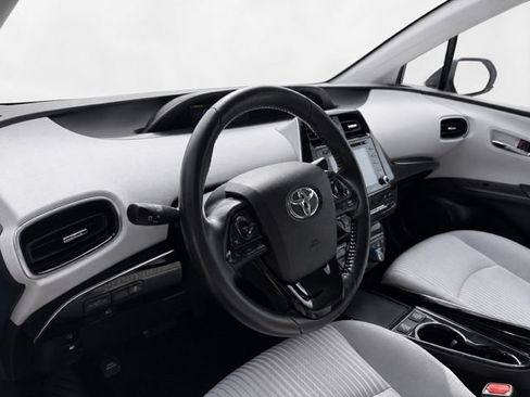 Used 2021 Toyota Prius Prime LE FWD image 14