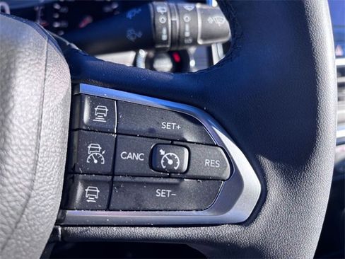 Certified 2023 Jeep Compass Limited image 18