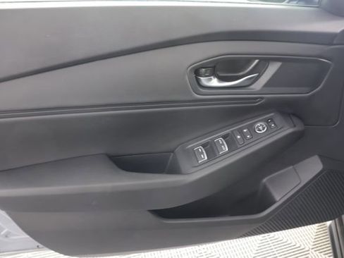 Used 2025 Honda Accord SE image 19