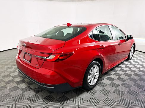 Used 2025 Toyota Camry LE FWD image 3