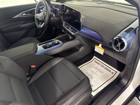 New 2026 Chevrolet Equinox EV LT image 13