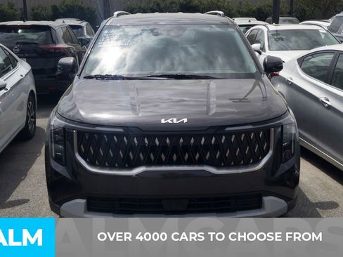 Used 2025 Kia Carnival EX image 2