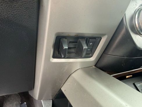 Used 2015 Ford F150 Lariat w/ Equipment Group 502A Luxury AWD/4WD image 23