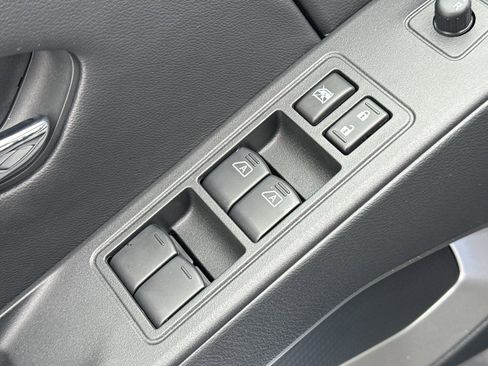 New 2026 Nissan Frontier SV image 12