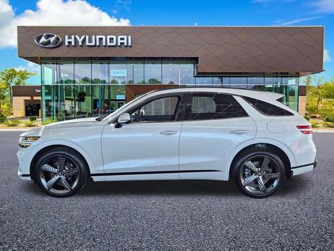 Used 2022 Genesis GV70 3.5T Sport w/ Sport Prestige Package AWD/4WD image 4